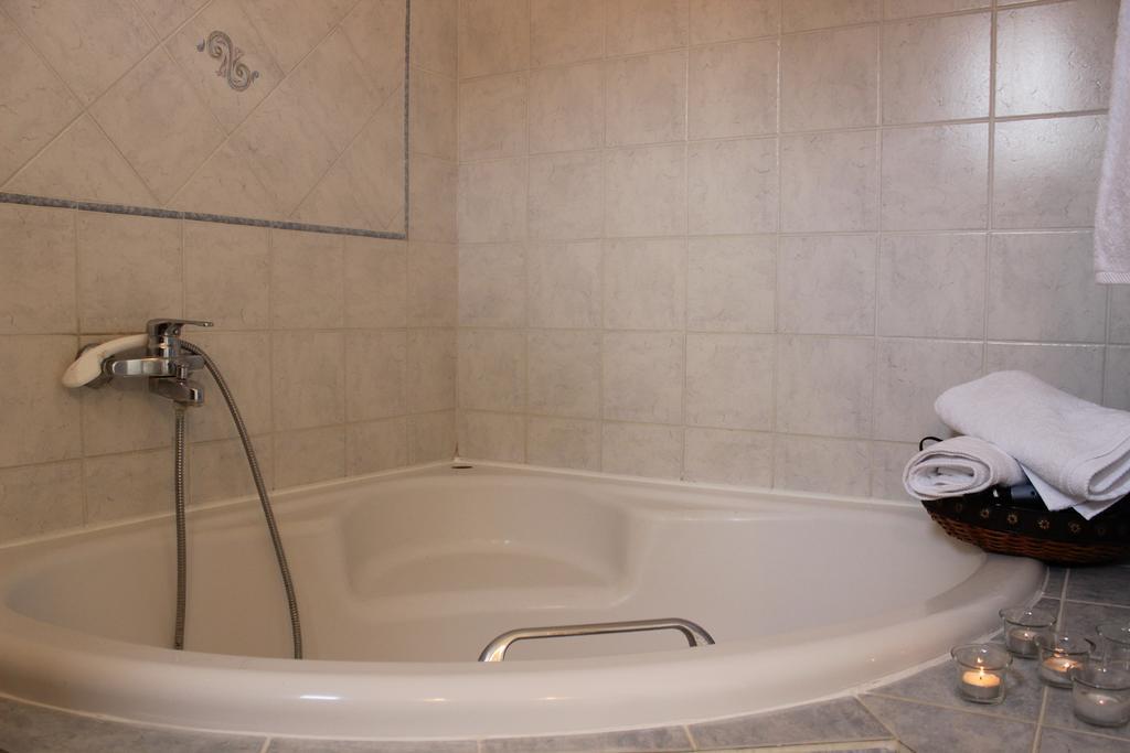 Pinehouse King Suite Никити Экстерьер фото
